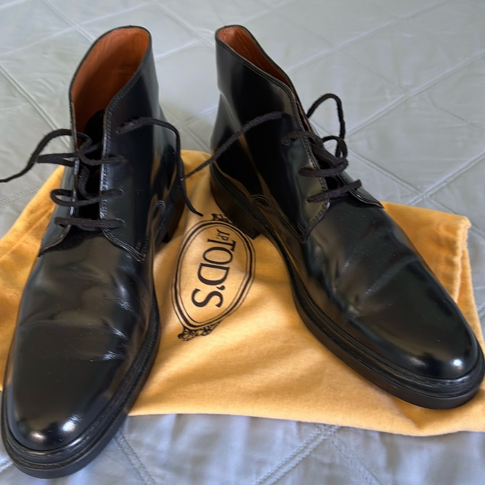 Tod’s High Shine deep brown dessert boot size 41